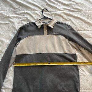 Columbia Two-Tone Gray and Cream Shirt